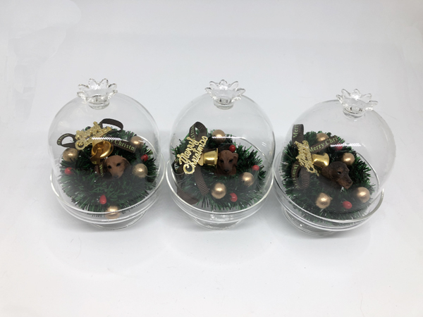 Dackel in zarter Glasglosche